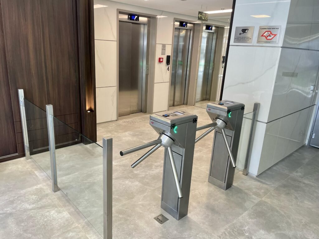 Catraca pedestal inox V8 condominio